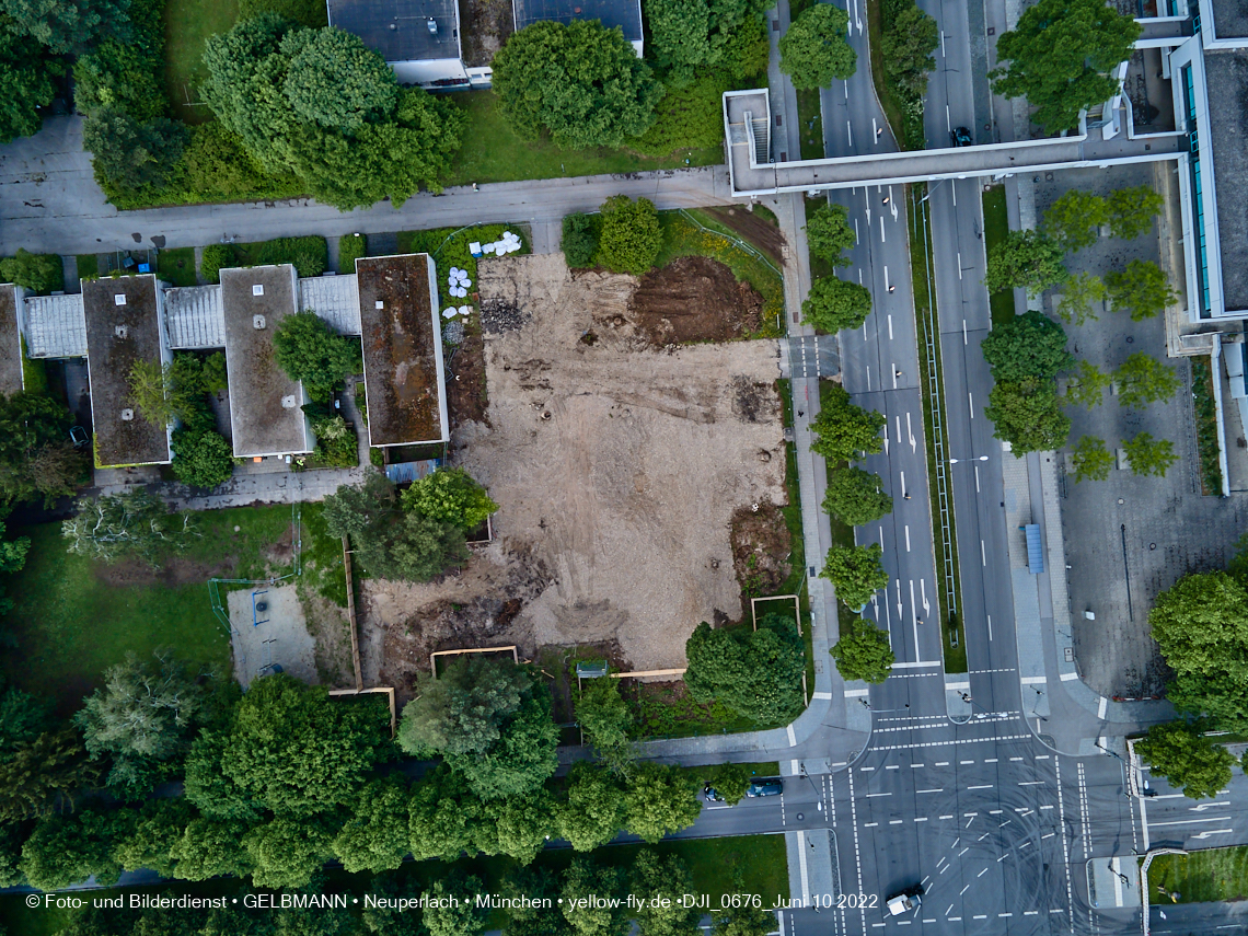 10.06.2022 - Luftbilder von der Baustelle Haus für Kinder in Neuperlach